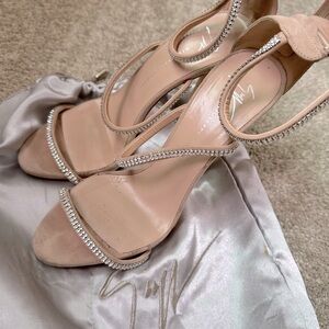 Only worn twice.  Good condition.